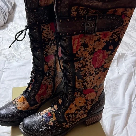 Floral Lace-Up Women's Boots - Picture 1 of 1
